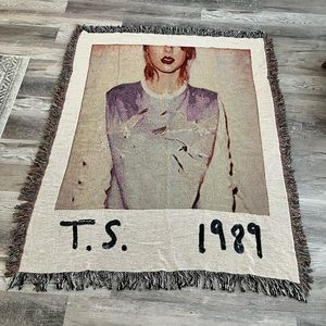Taylor Swift 1989 World Tour Blanket Tapestry